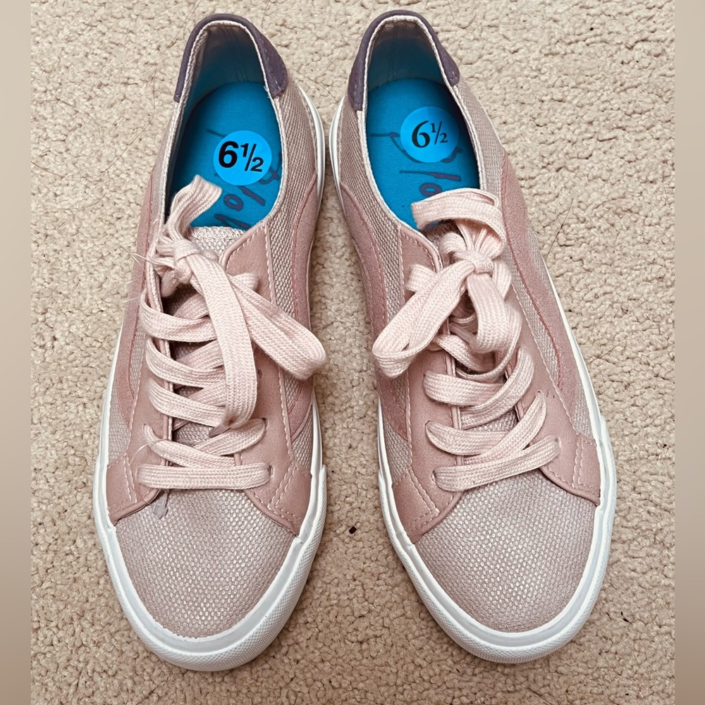 Blowfish Malibu sneakers, women size 6.5